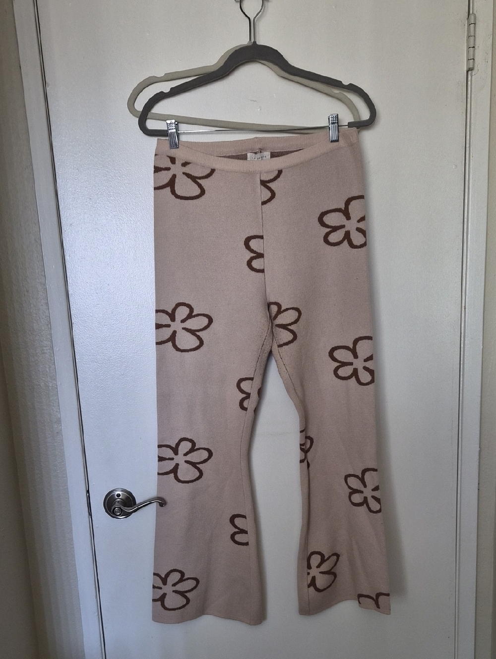 La Hearts Beige Knit Leggings with Brown Floral Print